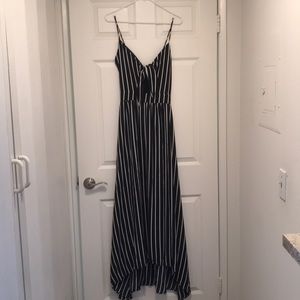 Vici Collection keyhole Maxi dress size Medium